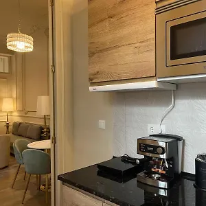https://apartamentos-loles-de-cisneros-catedral.es-andalucia.com